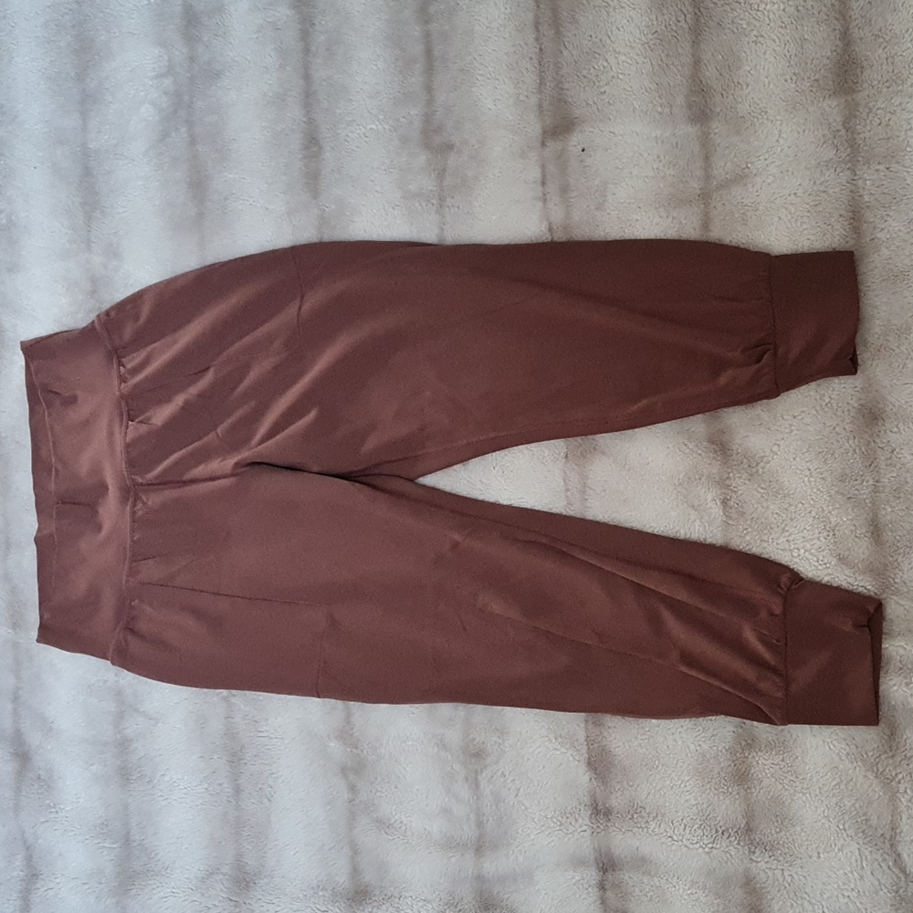 Athleta Salutation Jogger (MP)